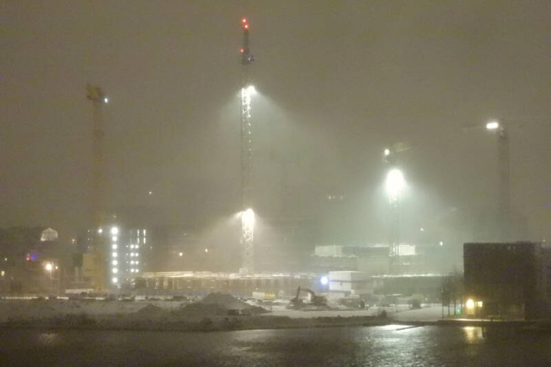 01:33, handy those lights