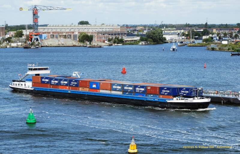 containercargo, MILKYWAY in the sunlight