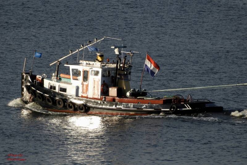 tug HARMKE