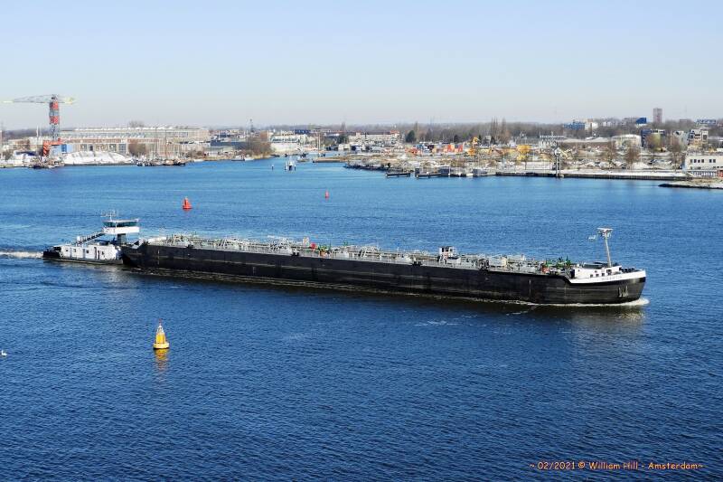 tanker-barge GIGANTIA (pushed by Hermanna)