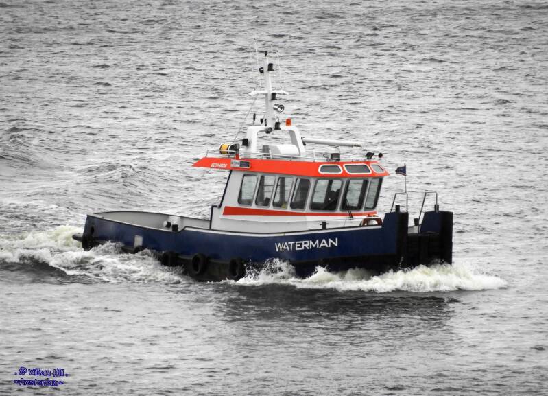(04)  tug 'Waterman'