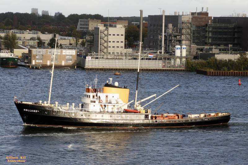 in the afternoon, old tug 'Holland'