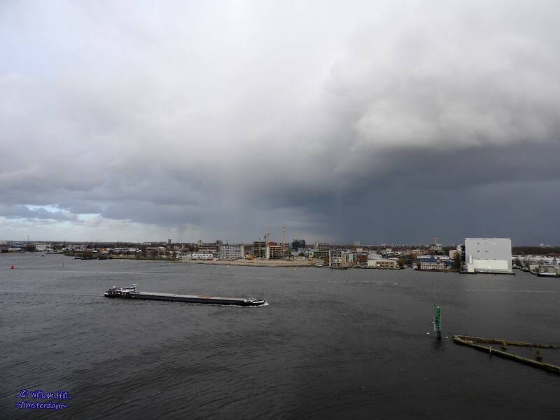 a heavy cloud going to north Amsterdam