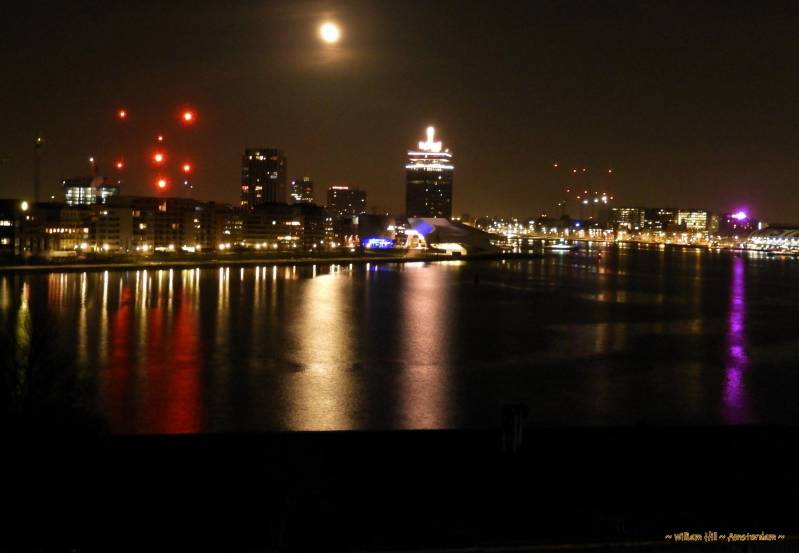 (14)  -  moon and lights at 1.14