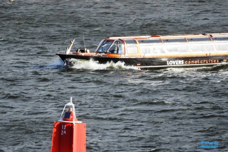 ..with no skipper on board