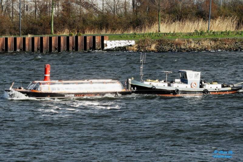 she is pushed by tug: 'Battle'