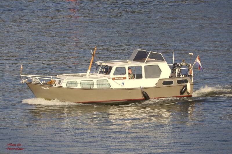 (15) - pleasureboat IMPALA