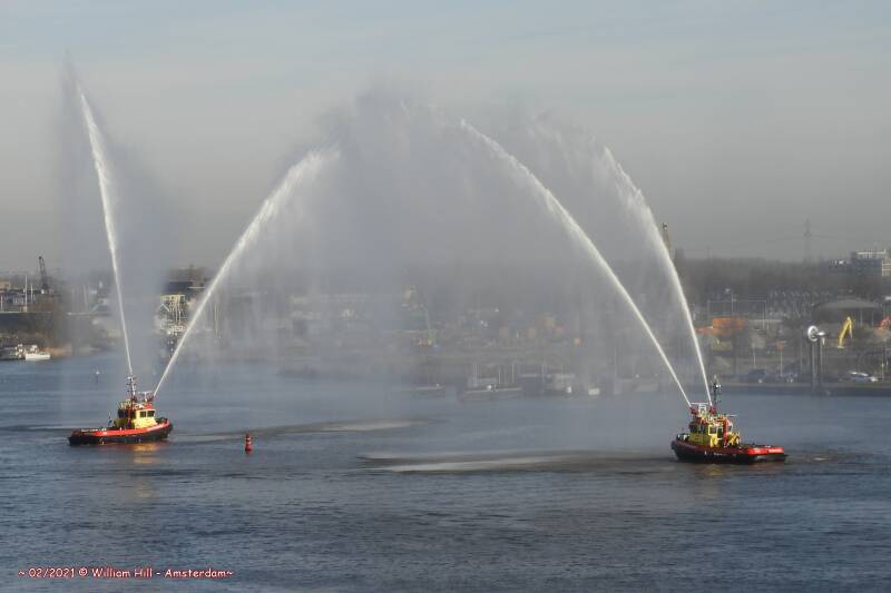 portauthority ships PA1 CASTOR and PA5 POLLUX giving a &#039;last&#039; salute