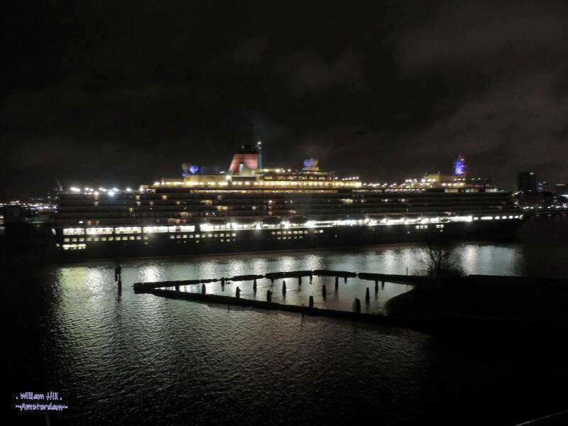 (31.12)  passengership Queen Elizabeth (294x32m)