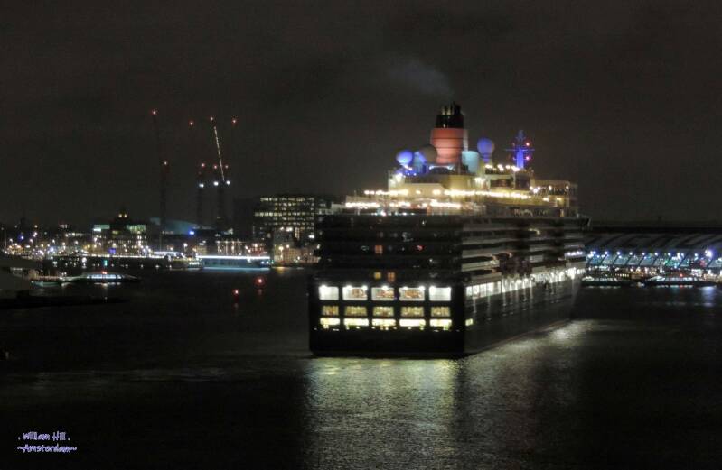 (31.12)  passengership Queen Elizabeth arrives