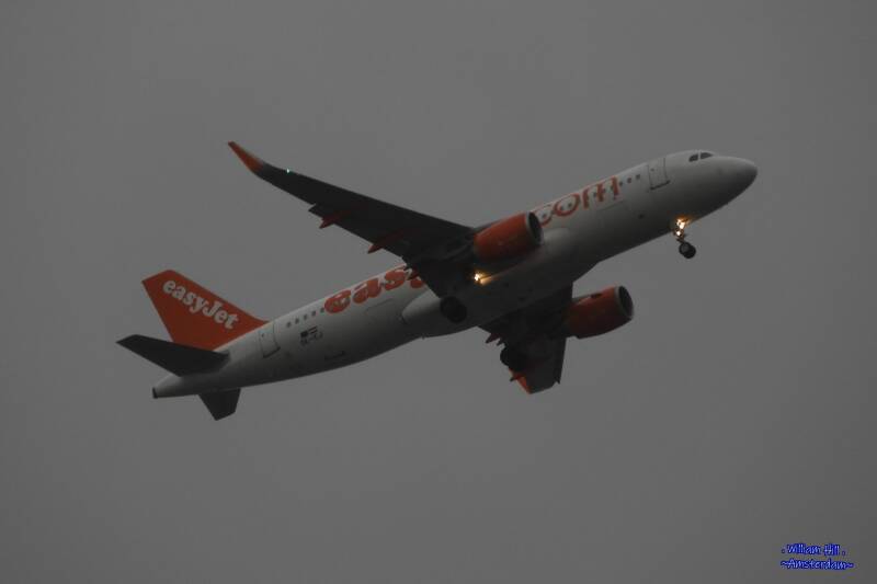 (16) - EasyJet