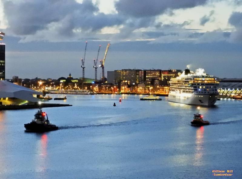  'Viking Sky', tug 'Svitzer Amstel' &amp; 'PA5'