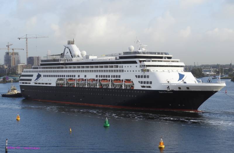 on tow from Shipdock to PTA, VASCO DA GAMA (220x31m)