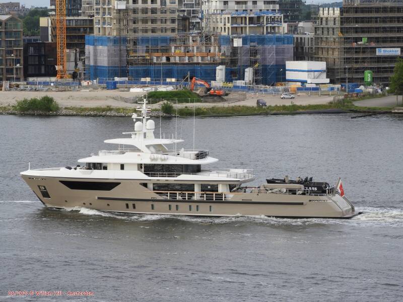 23) yacht  LARS  (47x8m)