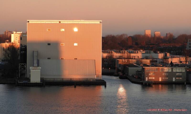 End of Day 28, the last sunlight comes over OMYA