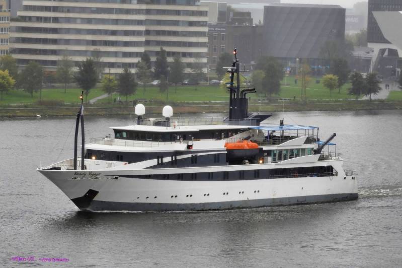 (12)  -   VARIETY VOYAGER (66x12m)