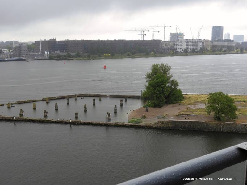 11/6 at 12:21, a rainy day