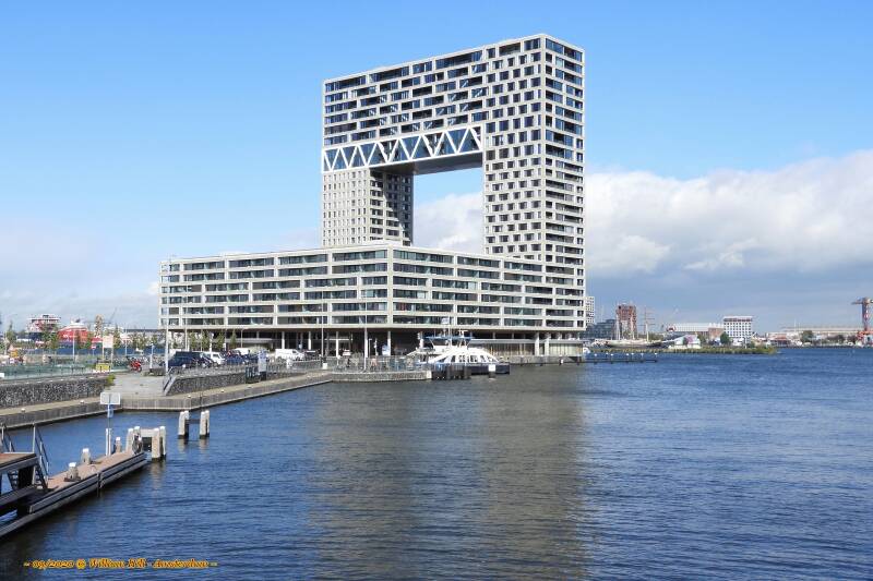 Pontsteiger (name of the street + building)