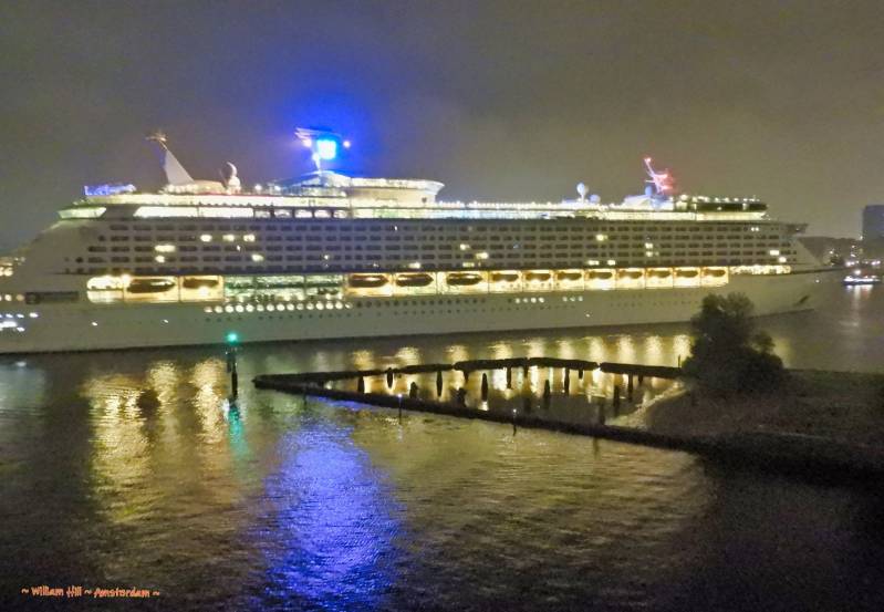 EXPLORER OF THE SEAS (311x49m)