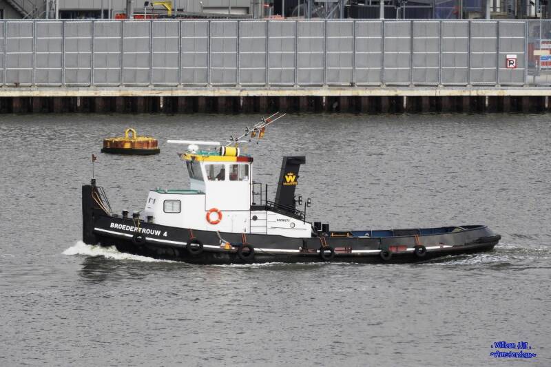 (25) - tug 'Broedertrouw 4'
