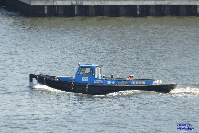 (27) - tug 'Dorus'