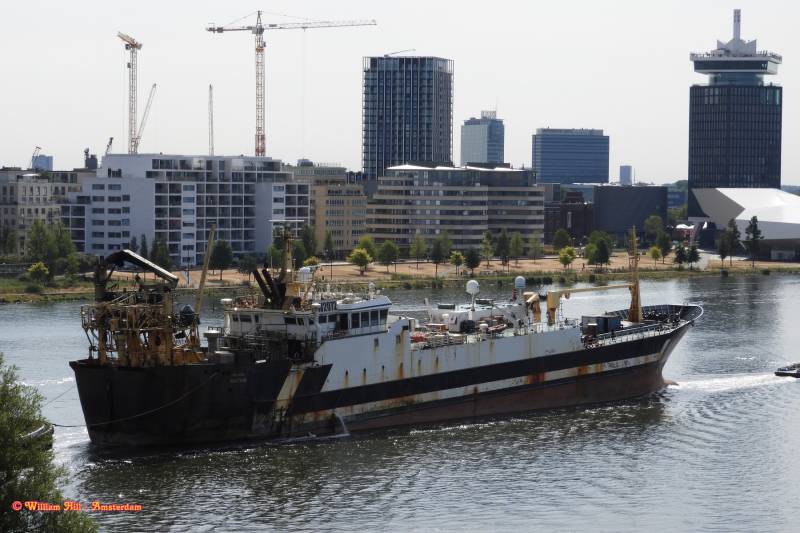 and further they go to the shipyard for probably a new  refreshing paintjob