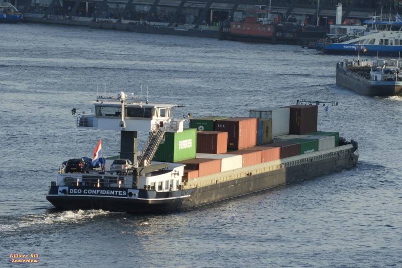 containercargo 'Deo Confidentes'