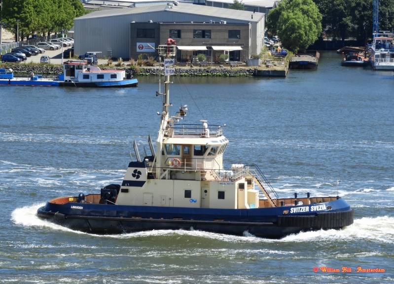 Assisting tug SVITZER SVEZIA