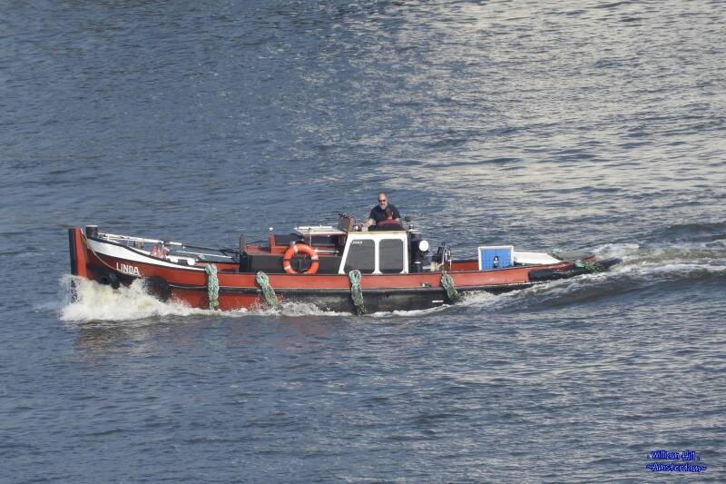 (30) - tug 'Linda'