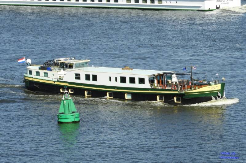 (01) - LA NOUVELLE ETOILLE