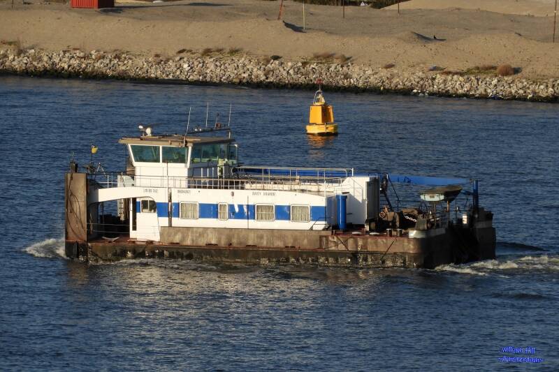 pushboat DAISY DOARDO