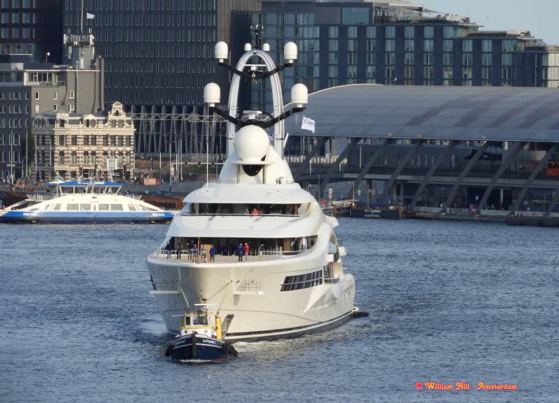 yacht ANNA (110x18m)