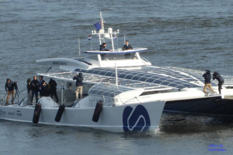 taking pictures of guys with ties