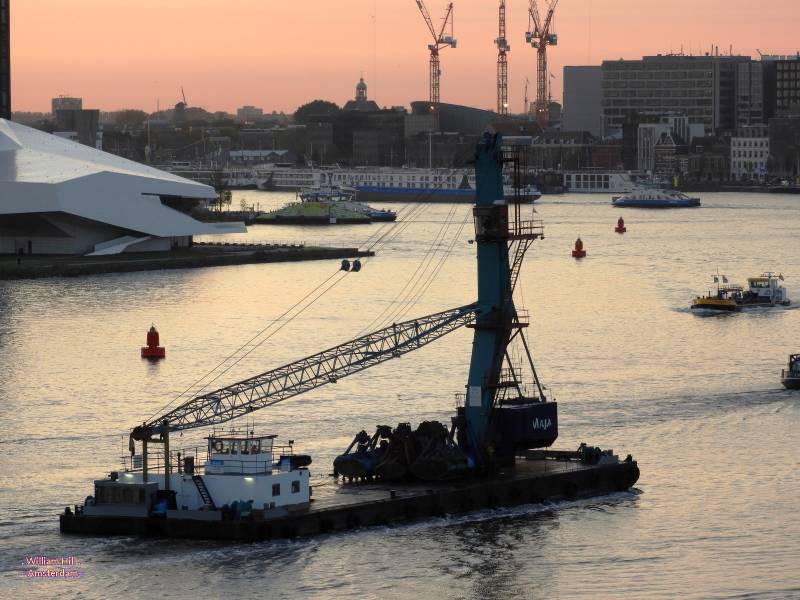 floating MAJA crane, Endeavour