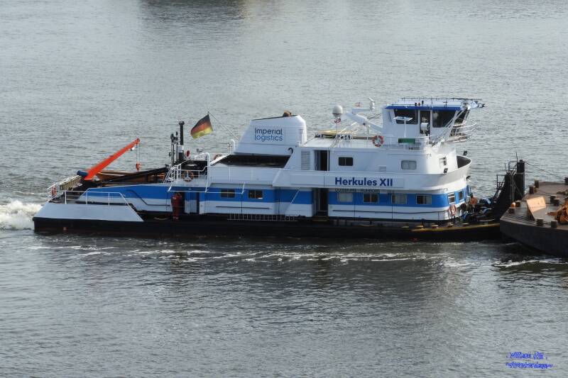 pushboat HERKULES XII