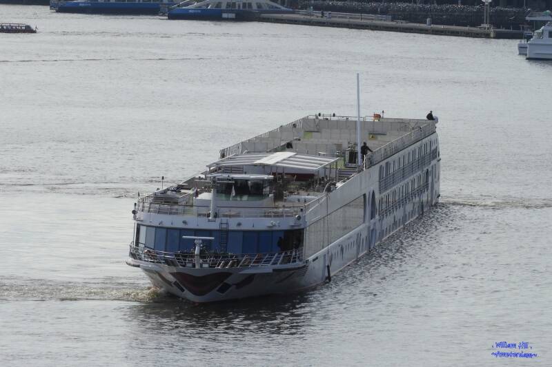 rivercruise A ROSA FLORA