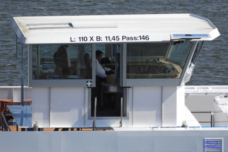 the captain of the AMANDANTE