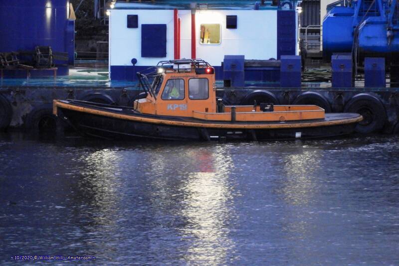 7:46, boatmen/vlet KP19 waiting