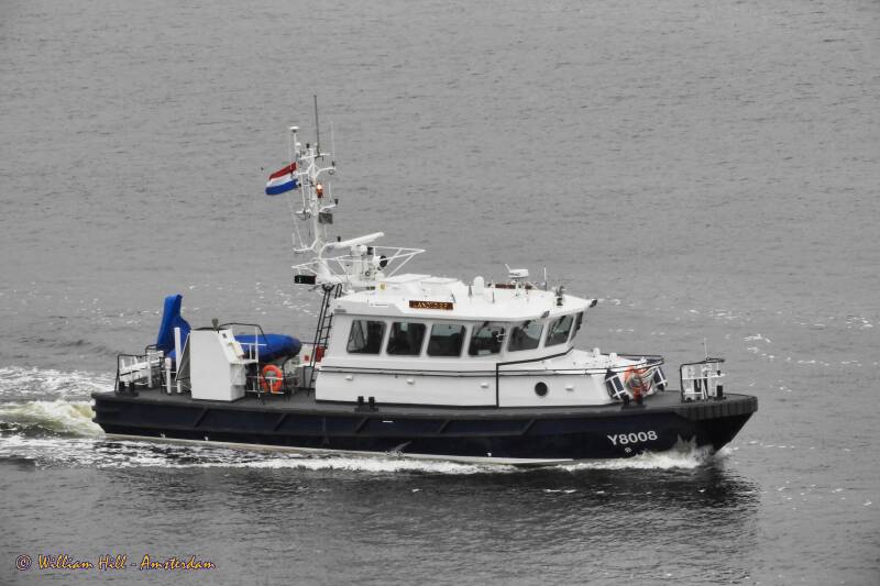 military police Y8008 - LANDTDIEP