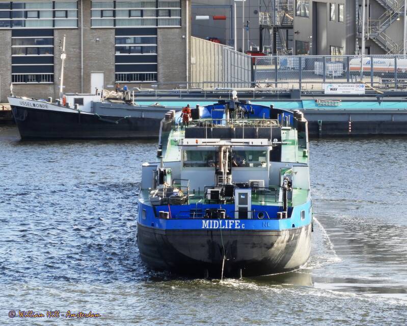 (19)  cargo MIDLIFE CRISIS