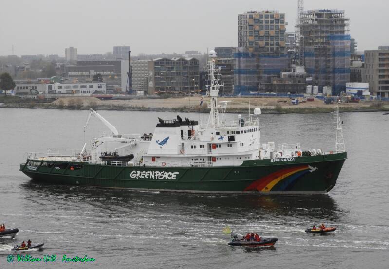 mothership ESPERANZA going to the dock