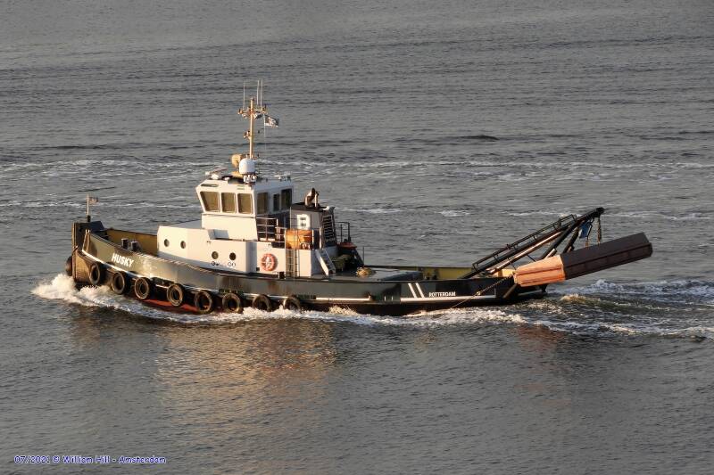 tug HUSKY