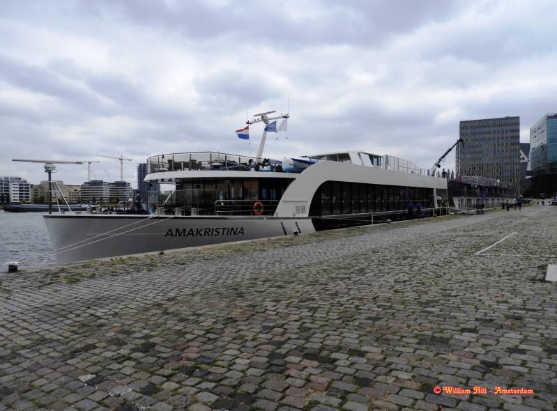 sometimes.. you see a skye.. so nice