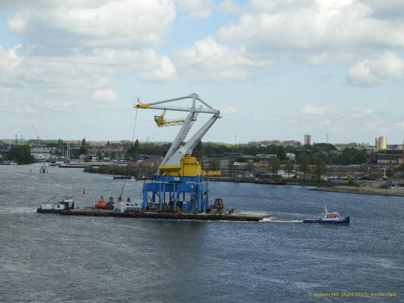 WATERLADY &amp; PARDOES with huge MAJA crane SKYLINE