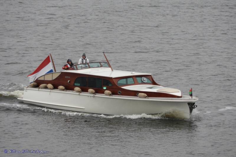 pleasureboat ZEPHYR
