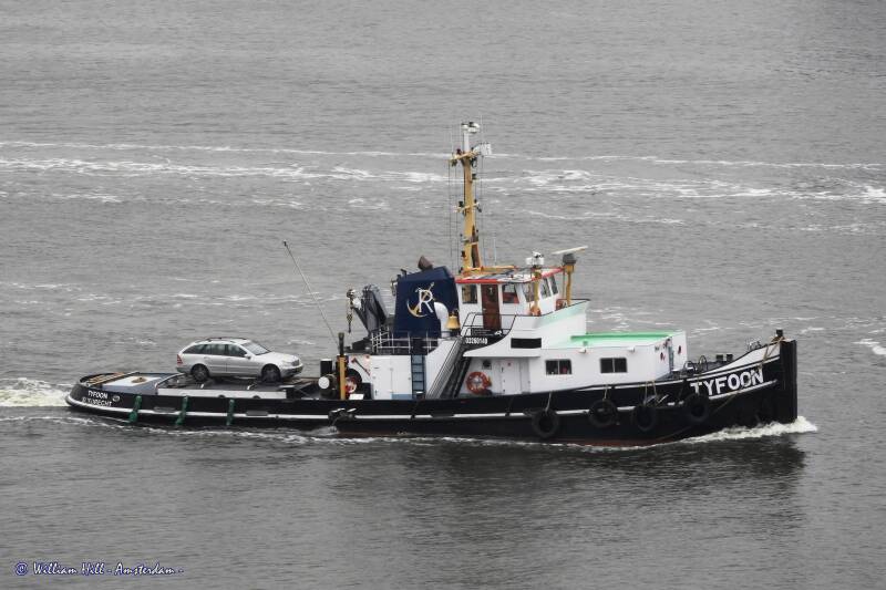(19), tug TYFOON