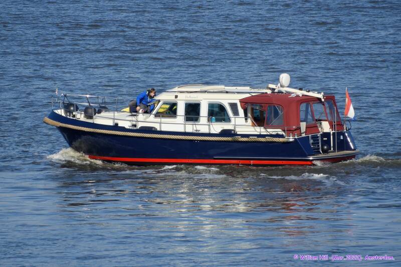 pleasureboat BELHAMEL