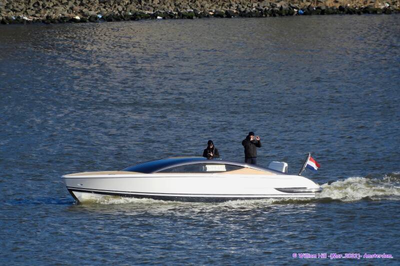 TT JUICE (guess it's the tender-boat)