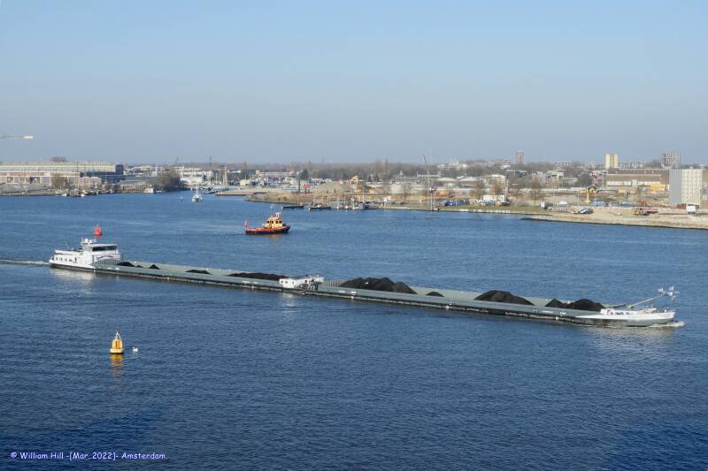 cargo EVANTI  and the PA5 getting in position