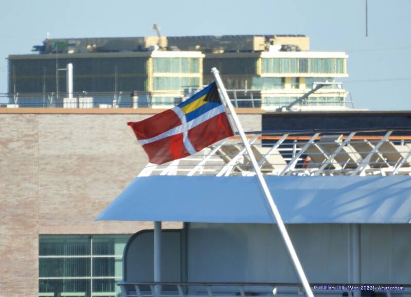 the flag of the Bahamas